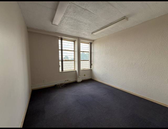 1,080M² OFFICE TO LET IN ALRODE